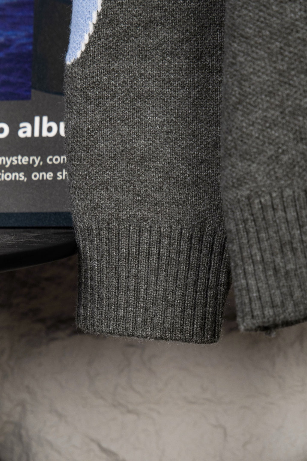 Retro atmosphere round neck autumn and winter loose and lazy feeling thick unisex sweater P205-Grey