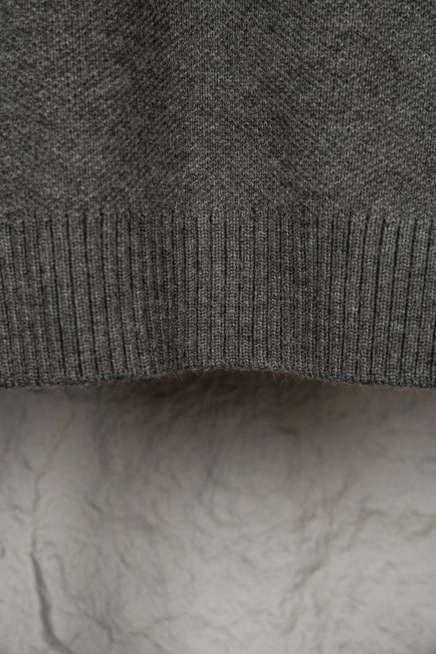 Retro atmosphere round neck autumn and winter loose and lazy feeling thick unisex sweater P205-Grey