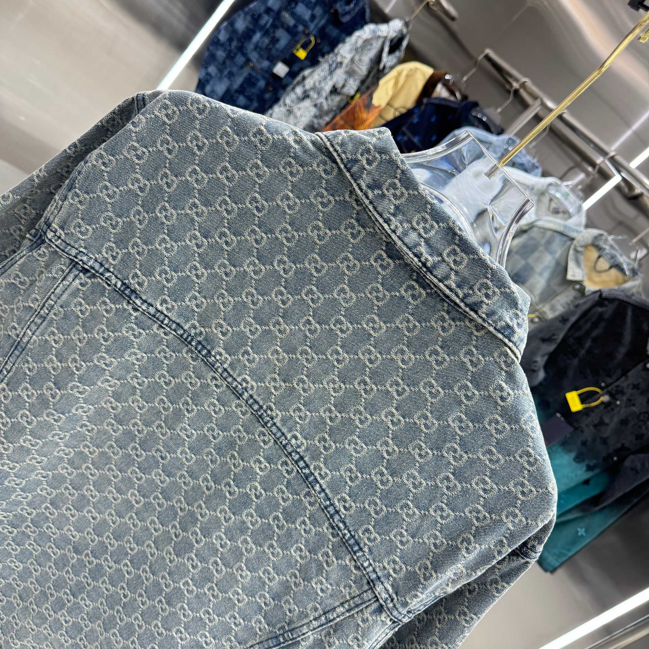 letter 1 color fashion coat  091805