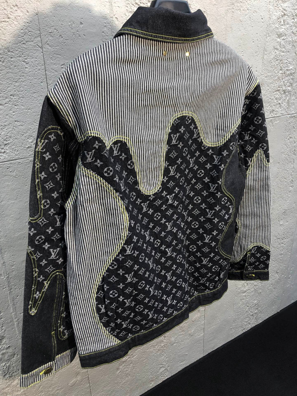 letter 1 color fashion coat  091806