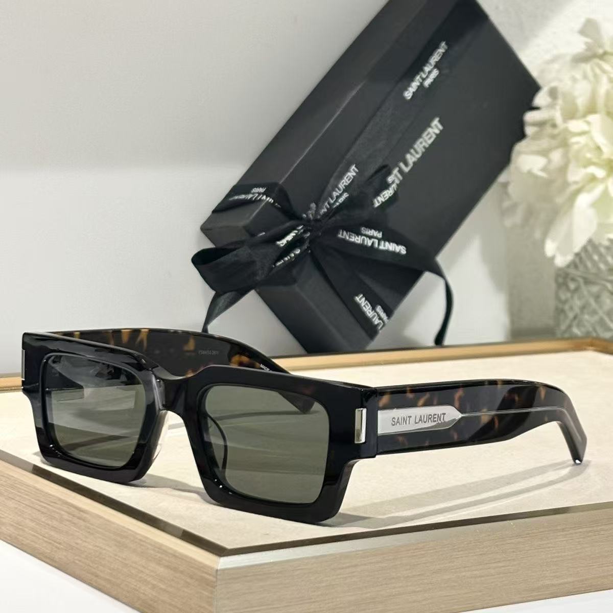 Fashion hot 8 color sunglasses