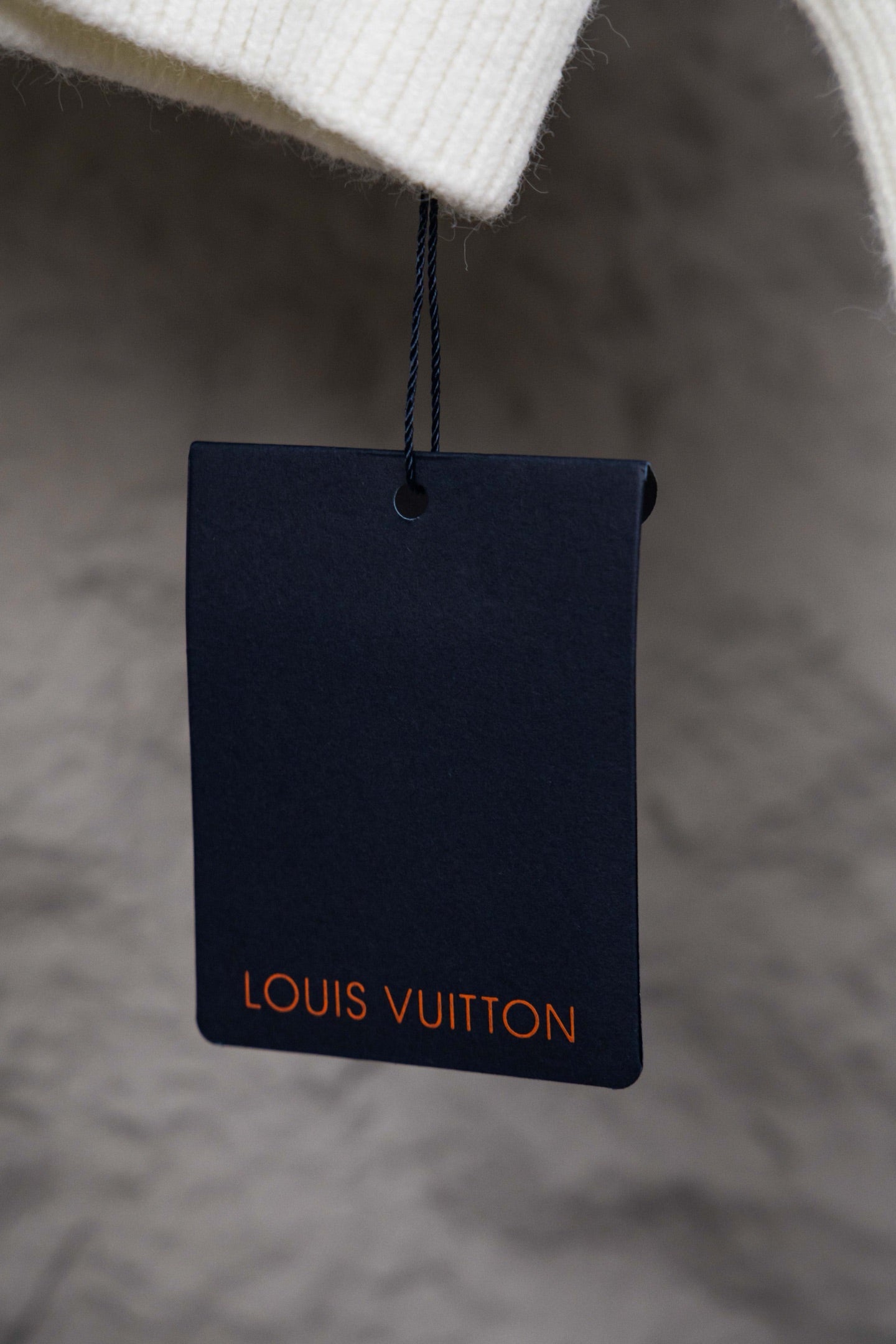 Retro atmosphere round neck autumn and winter loose and lazy feeling thick unisex sweater P195-White