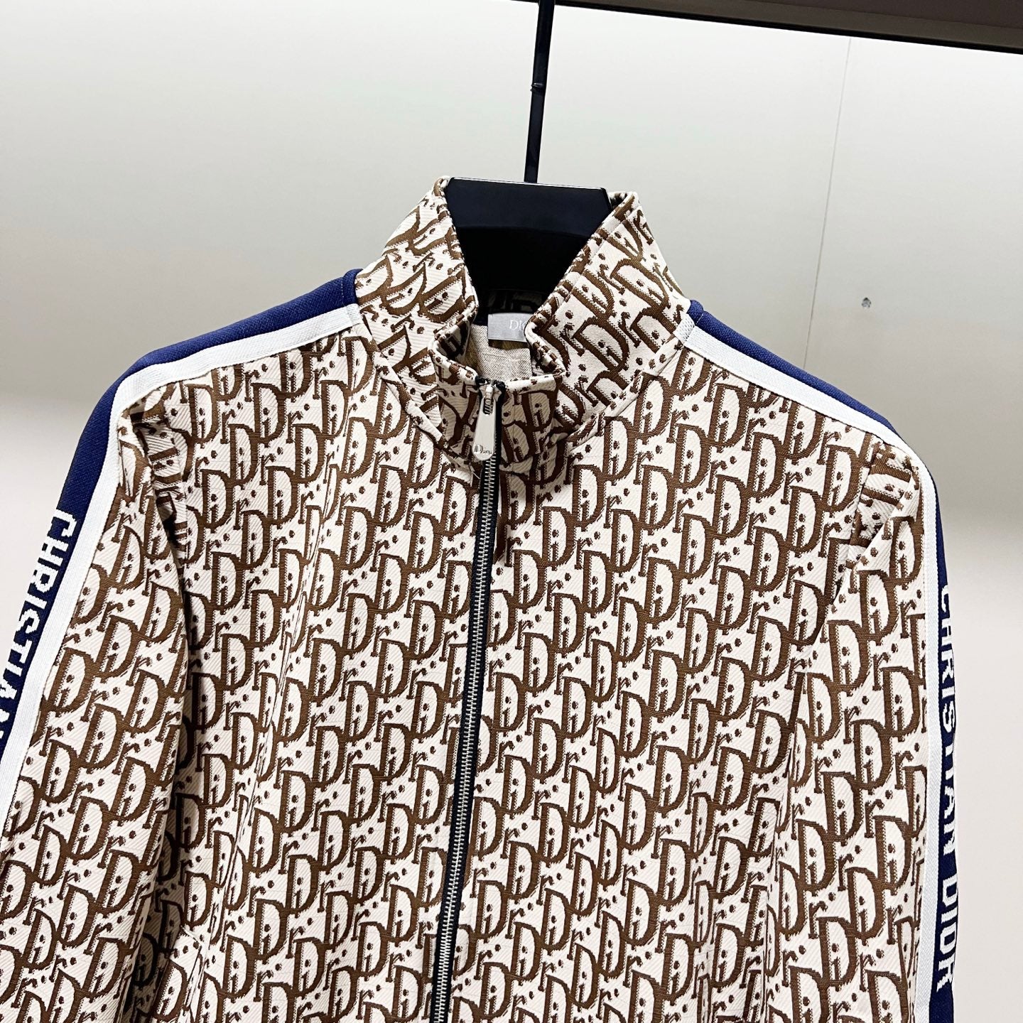 letter 1 color fashion coat  091810